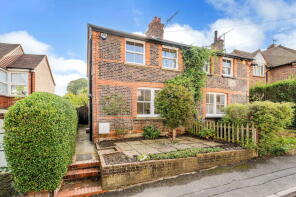 16, Barfields, Redhill RH1 4RA