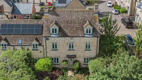 Trotman Walk, Cirencester, Gloucestershire, GL7