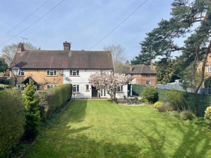 Baconsmead, Denham Village