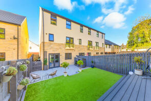 25, Park Meadow Lane, Farnley, Leeds LS12 4FL