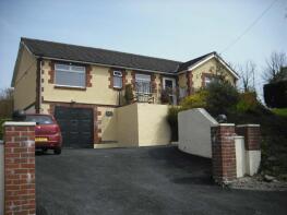 Highview, Brynberllan Road, Llanfynydd, Carmarthen SA32 7TG