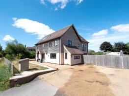 Dyffryn, Horsewalk, Hailsham BN27 1RY