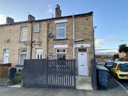 114, Chickenley Lane, Chickenley, Dewsbury WF12 8QR