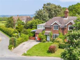 2, River View, Church Road, Wrabness CO11 2TQ