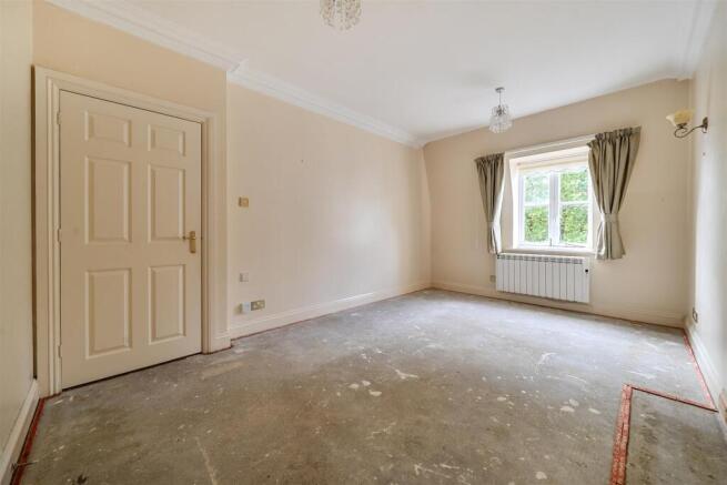 Sitting /dining room