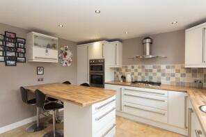 12, Jutland Avenue, Grange-over-sands LA11 7LF