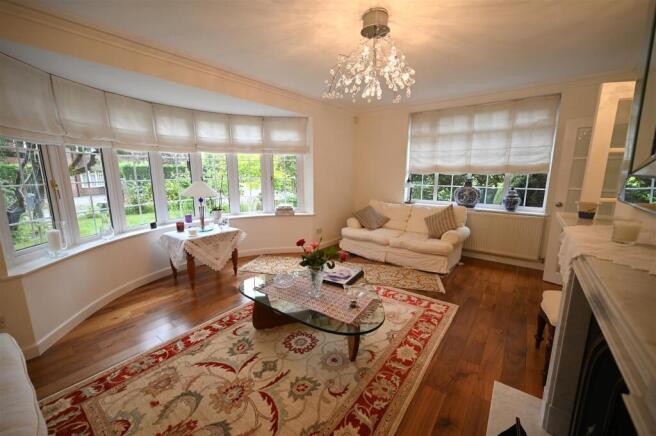 sitting room 2.JPG