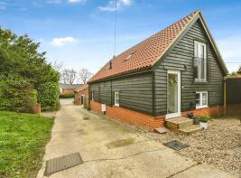 Yew Tree Villa, Willoughby Close, Parham IP13 9NA