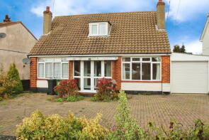 15, Bowers Court Drive, Bowers Gifford, Basildon SS13 2HH