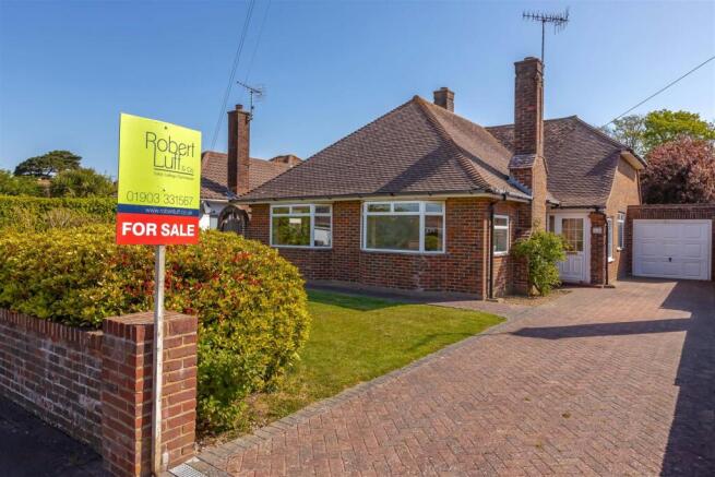Cowdray Drive_17.jpg