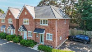 17, Hinton Admiral Mews, Station Road, Christchurch BH23 7DL
