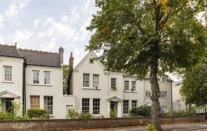 Flat 3, 46 48 Roberts Court, Madeley Road, London W5 2NA