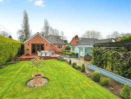Fairlawn, Park Drive, Warwick CV35 8HG
