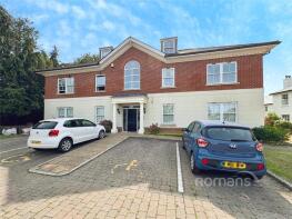 Flat 5, Cedar Court, Cedar Close, Bagshot GU19 5AN