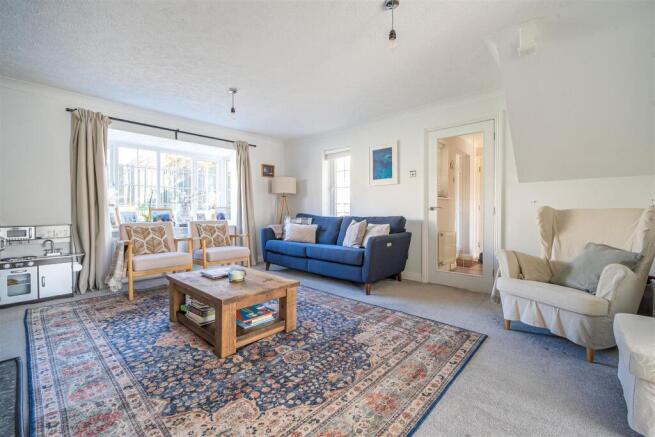Howards Sitting Room..jpg