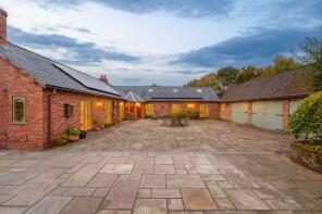 Ashton Grange Stables, Grange Road, Ashton Hayes, Chester CH3 8AE