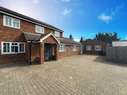 Barnston Close, Luton, LU2