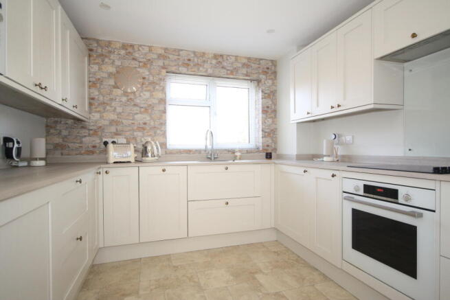 Modern Fully Equipped Kitchen