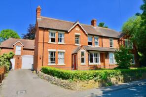 Hill View, Long Hyde Road, Evesham WR11 8TH