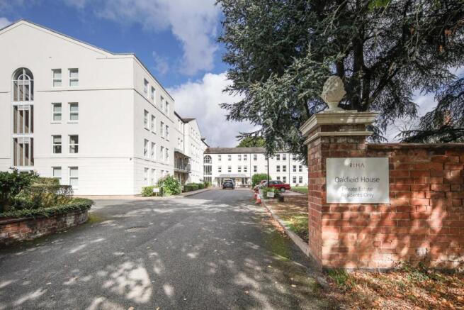 26 Oakfield House CV32.jpg