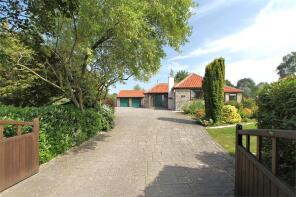 Court Hayes, Gully Lane, Berkeley GL13 9DU