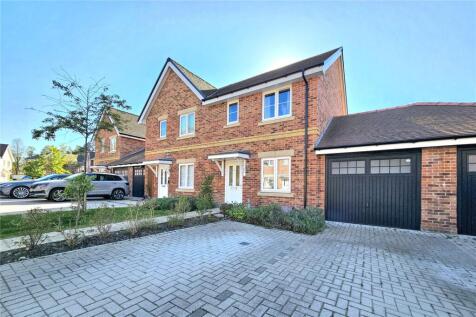 Wright Avenue, Blackwater, Camberley, Hampshire, GU17