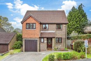 3, Britts Farm Road, Uckfield TN22 4LZ