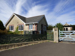 2, Whitefield Drive, Gillingham SP8 5BF