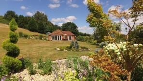 Spring Vale, Seedgreen Lane, Stourport-on-severn DY13 0SA