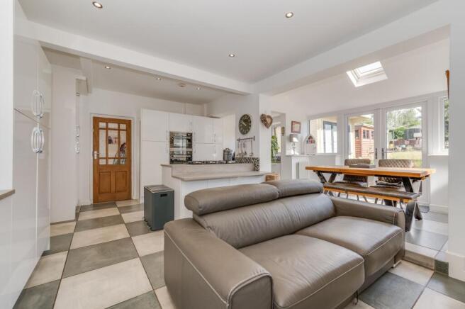KITCHEN/DINER AND LOUNGE