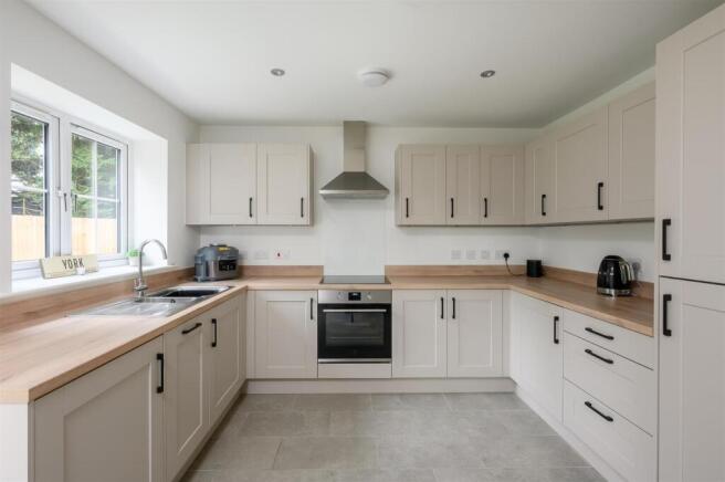 KITCHEN 1