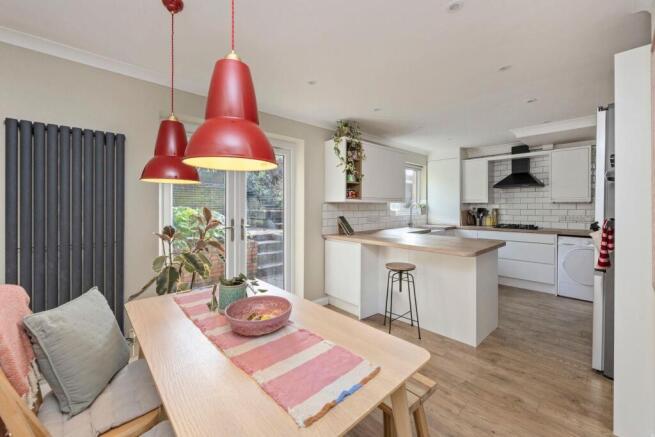 Chichester Close 27 DINING TO KITCHEN.jpeg