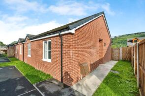1, Clos Yr Ysgol, Neath SA11 4AQ
