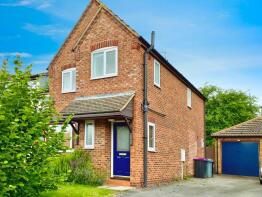 22, Hall Close, Grantham NG33 4BS