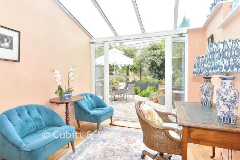 Dallaway Gardens, East Grinstead, West Sussex