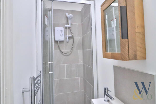 Room1 Bathroom