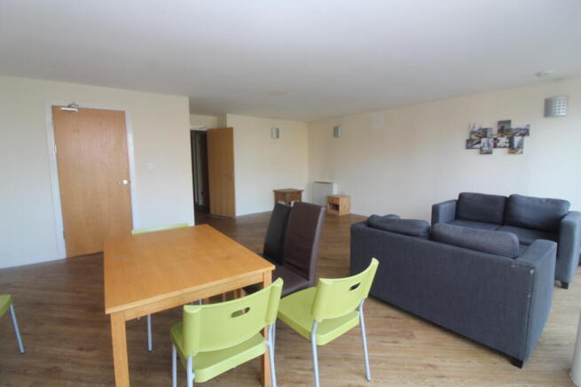 Lounge  2  T202609281313.jpg