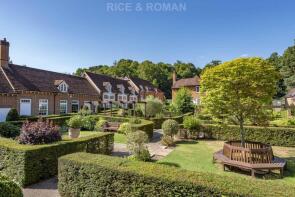 14, Coach House Mews, Whiteley Village Hersham, Walton-on-thames KT12 4BT