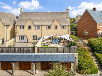 Matthews Walk, Cirencester, GL7