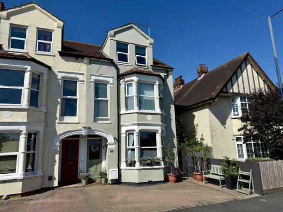 5 Bedroom Semi Detached Townhouse for Sale - Fel