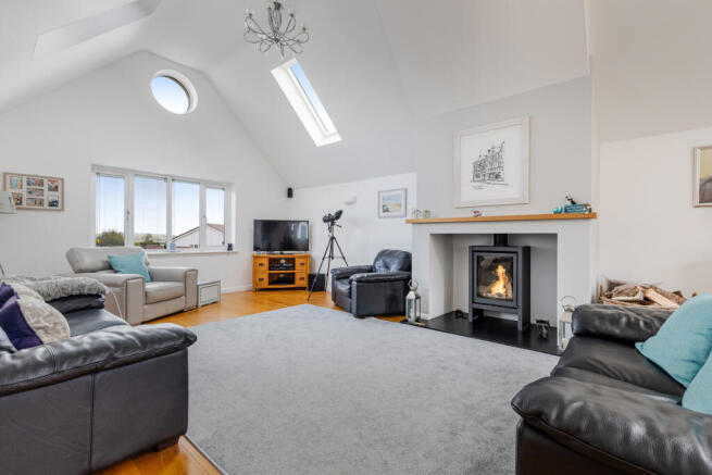 13 Sitting Room With Fire 25 Start Bay Park Stret