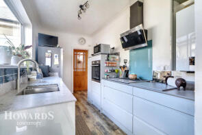 Hillholm, Green Lane, Lowestoft NR33 7RH