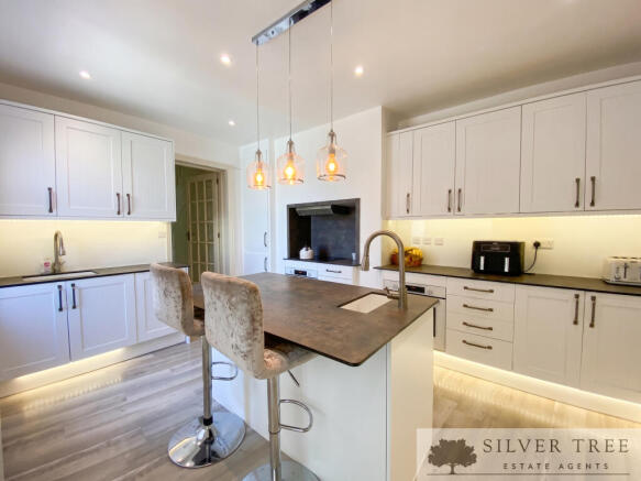 kitchen..jpeg