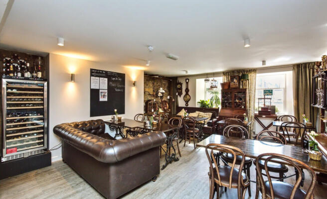 91 High Street, 2 George Court042