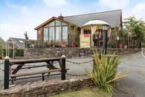 Castell Lodge Bed And Breakfast, Private Street From U0827 By Castle Lodge To End By Dolfaen, Sennybridge, Brecon LD3 8PS