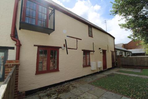 High Street, Royal Wootton Bassett, SN4