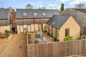 Red Fox Barn, Park Farm, Road Running Through Waterstock, Waterstock, Oxford OX33 1JT