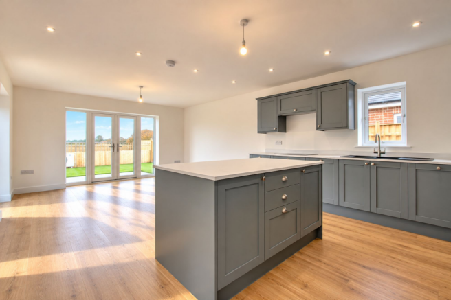 Lounge/Kitchen