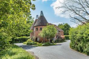 Triangle Oast, Hampkins Hill Road, Edenbridge TN8 7BB