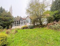 Gleneagles, Dog Lane, Witcombe, Gloucester GL3 4UG